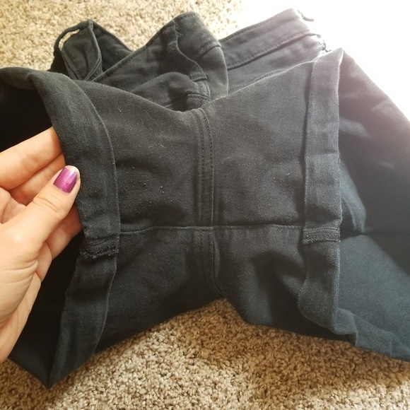 Black Universal Thread Shorts - Picture 6 of 7